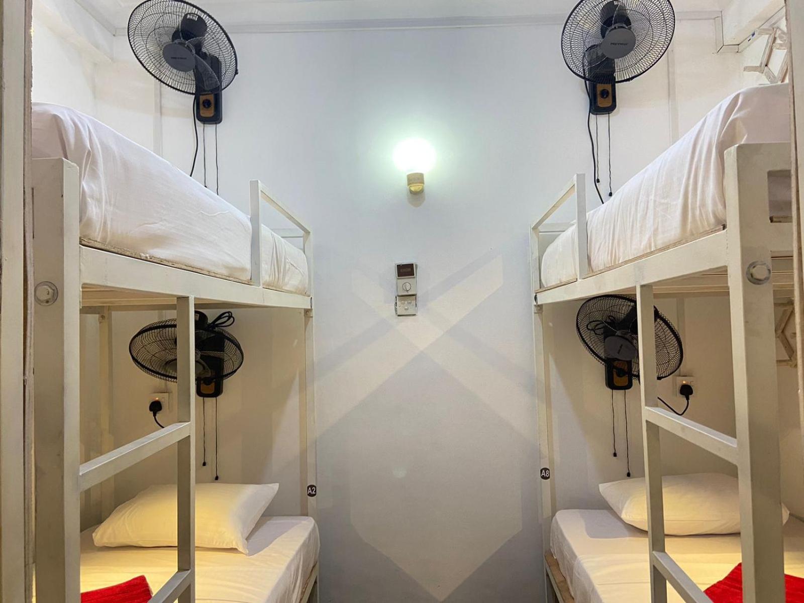 Hiricurry Hostel & Restaurant Діквелла Екстер'єр фото