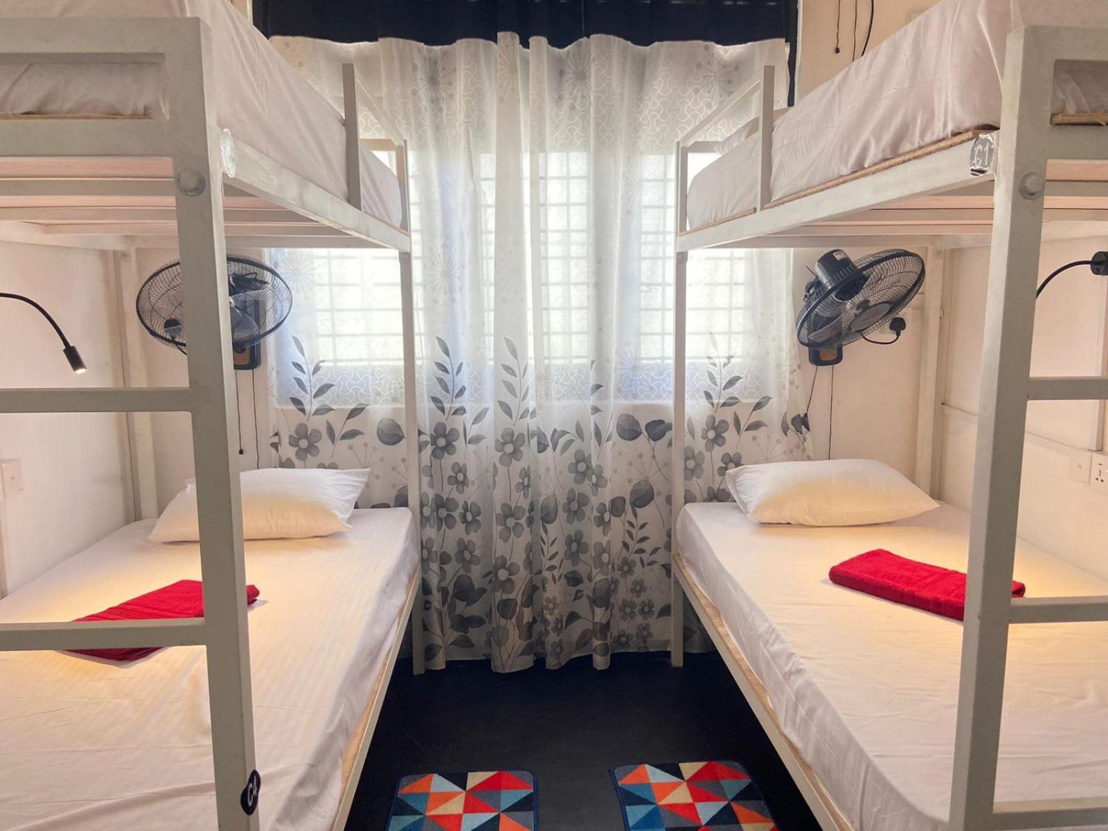 Hiricurry Hostel & Restaurant Діквелла Екстер'єр фото