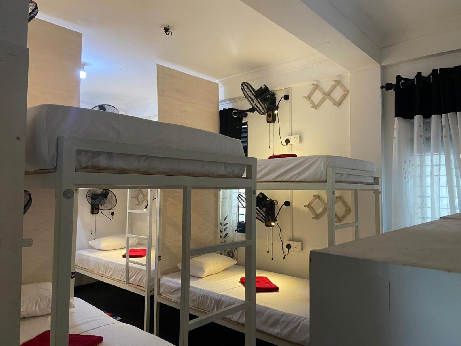 Hiricurry Hostel & Restaurant Діквелла Екстер'єр фото
