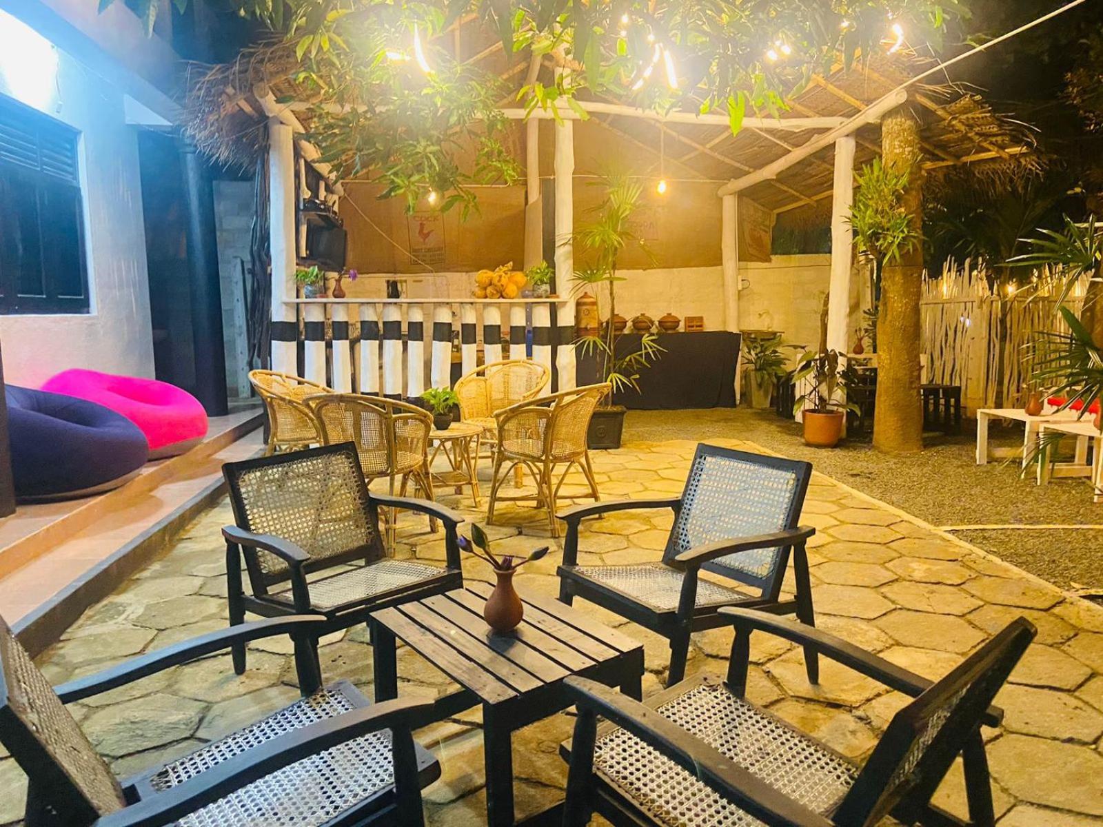 Hiricurry Hostel & Restaurant Діквелла Екстер'єр фото