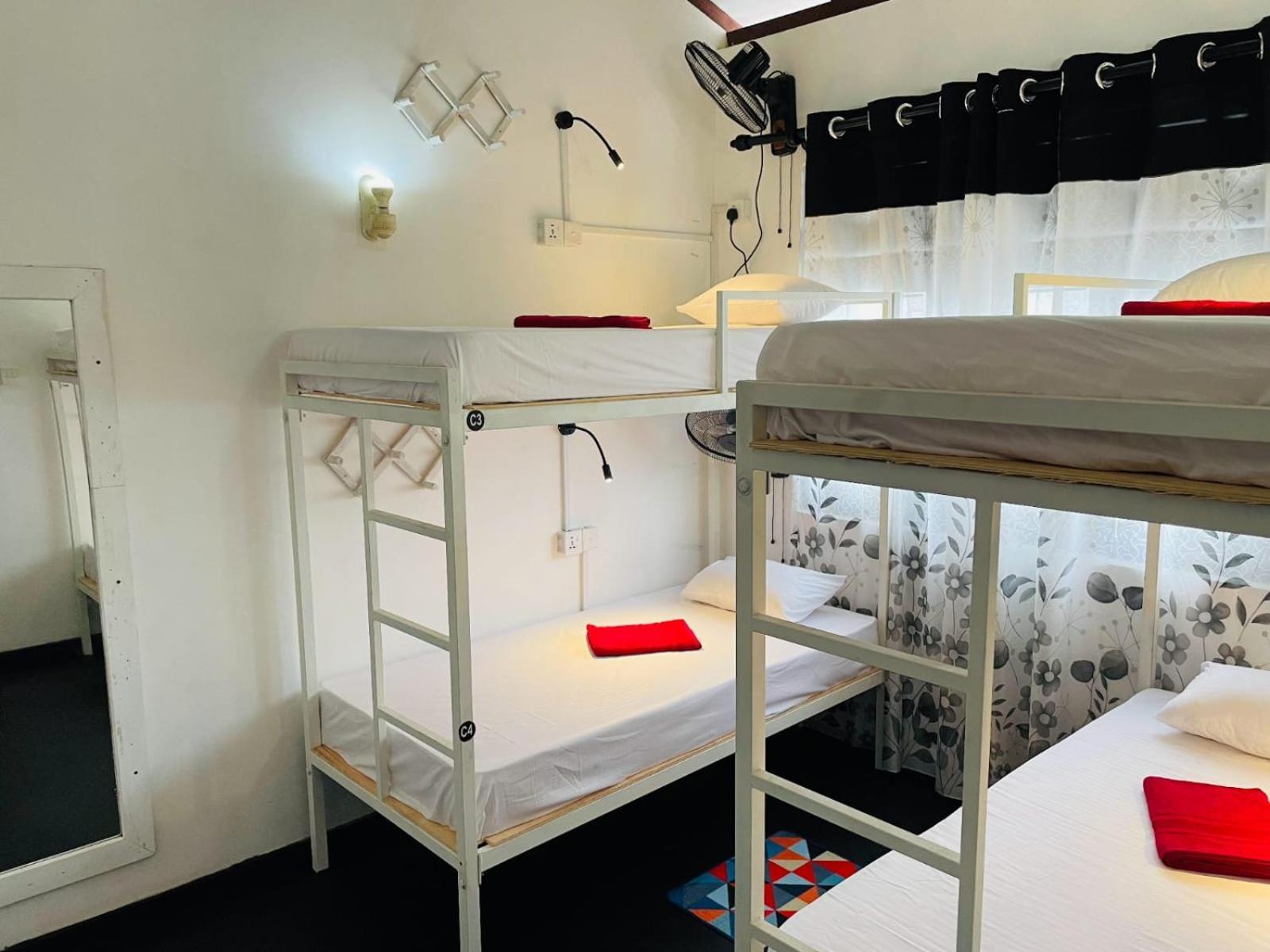 Hiricurry Hostel & Restaurant Діквелла Екстер'єр фото